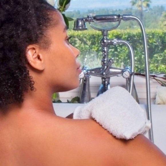 New Daily Concepts Daily Exfoliating Mitt - Picture 6 of 7